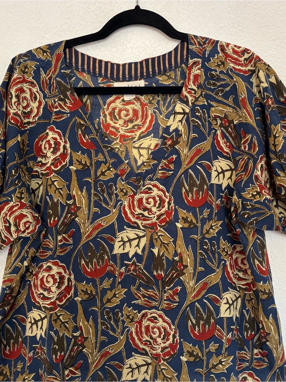 Velvet by Graham and Spencer Lena Floral Top - Picture 3 of 8
